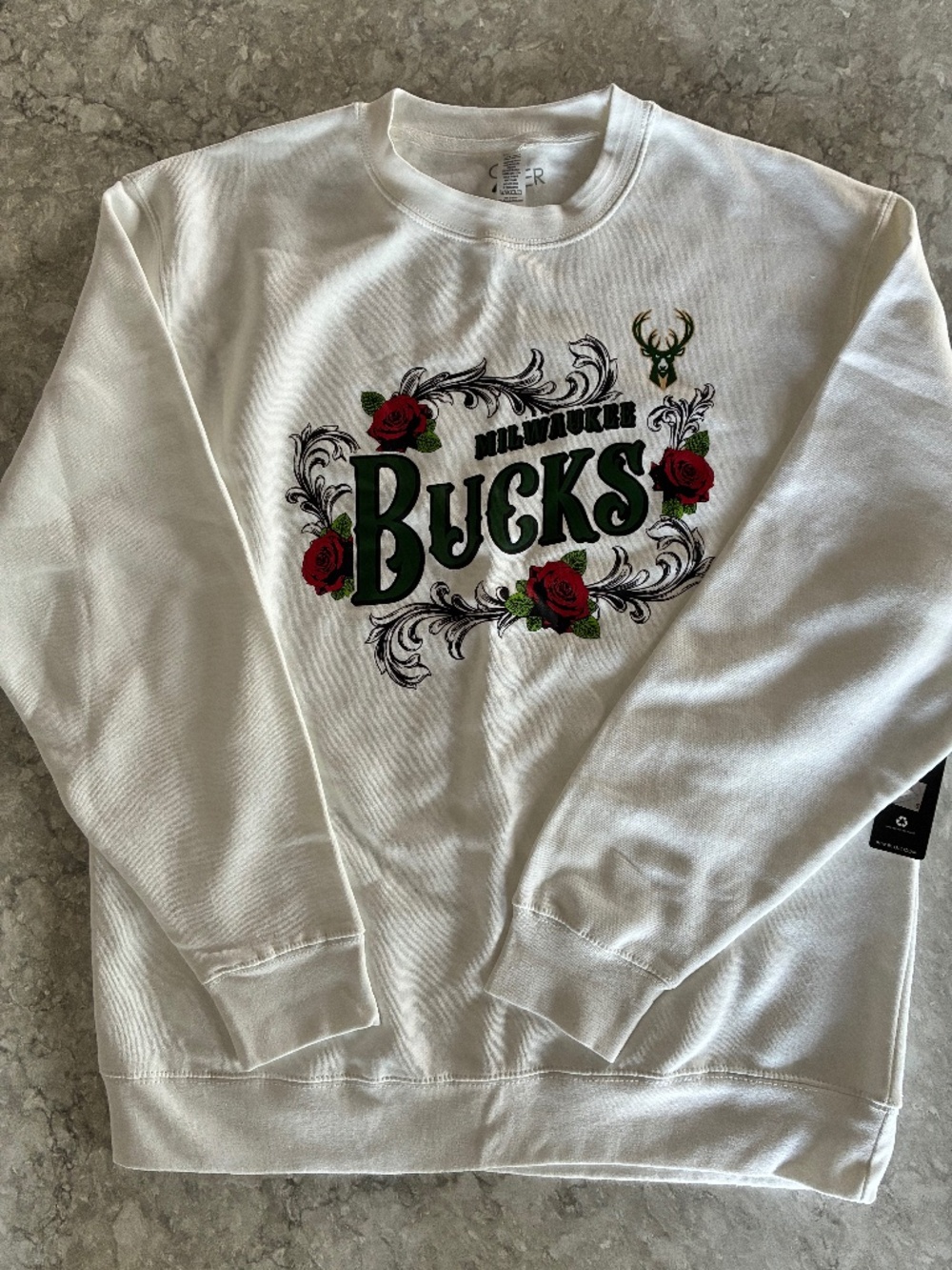 NWT Milwaukee Bucks G-III 4Her by Carl Roses Sweatshirt
